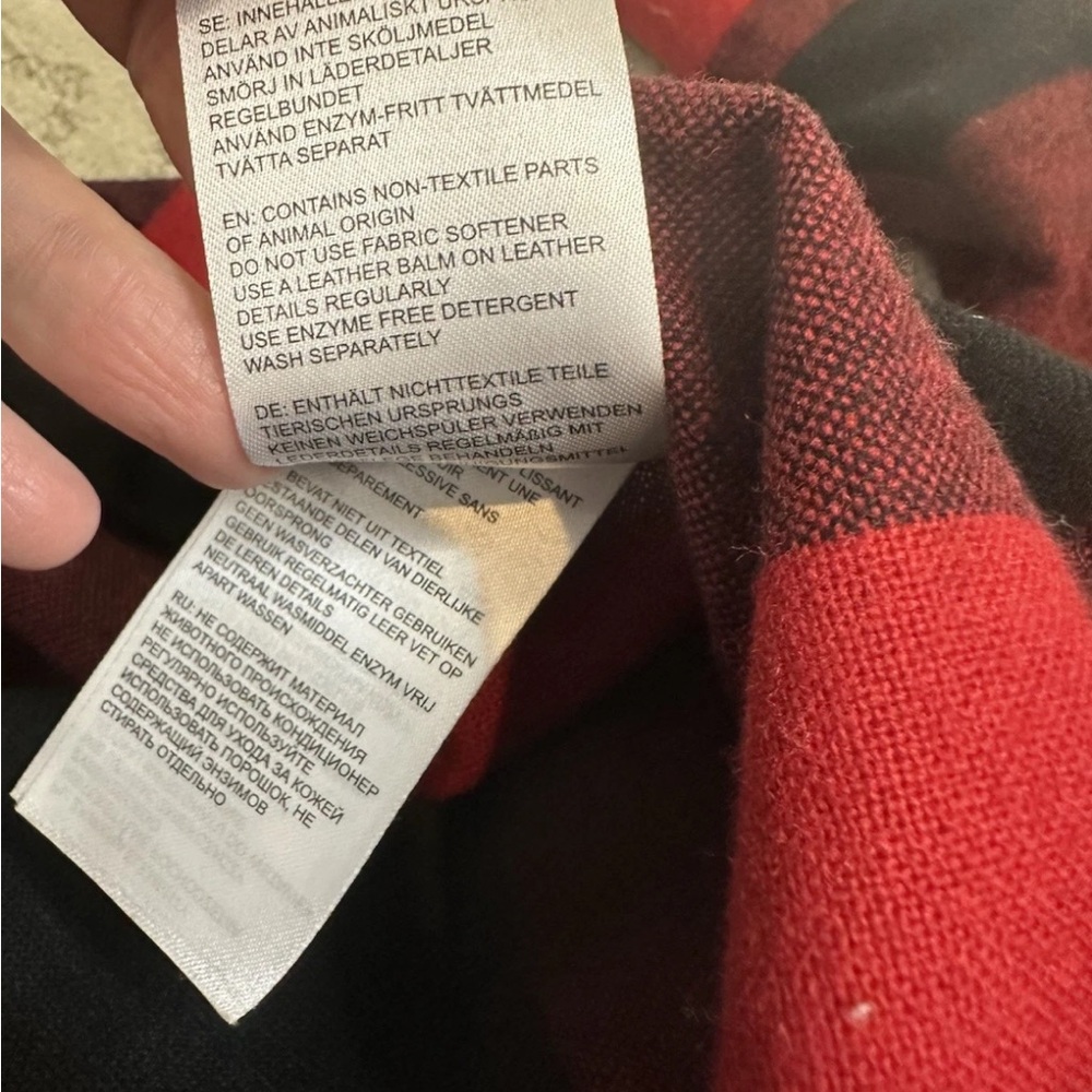 FjallRaven Canada Shirt Womens S Shacket Wool Blend Buffalo Plaid Red Comfort - Picture 9 of 9